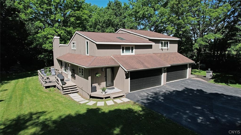 8646 Salt Springs Road, Manlius, NY 13104