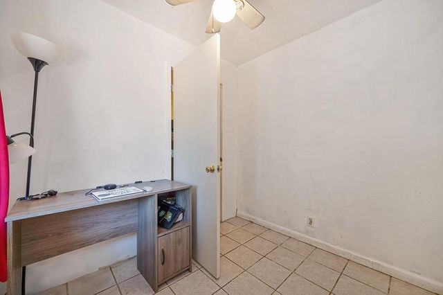 5629 49th St, Sacramento, CA 95824