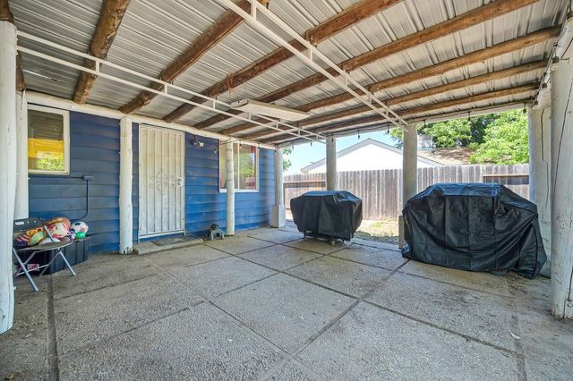5629 49th St, Sacramento, CA 95824