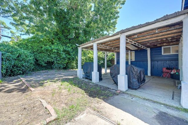 5629 49th St, Sacramento, CA 95824