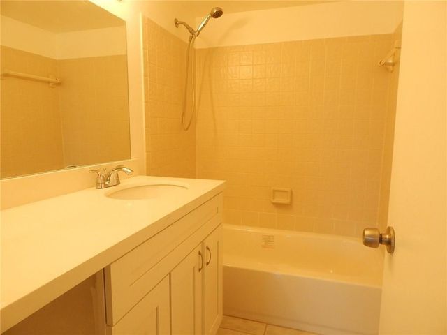 9911 Twin Lakes Drive 26-N, Coral Springs, FL 33071