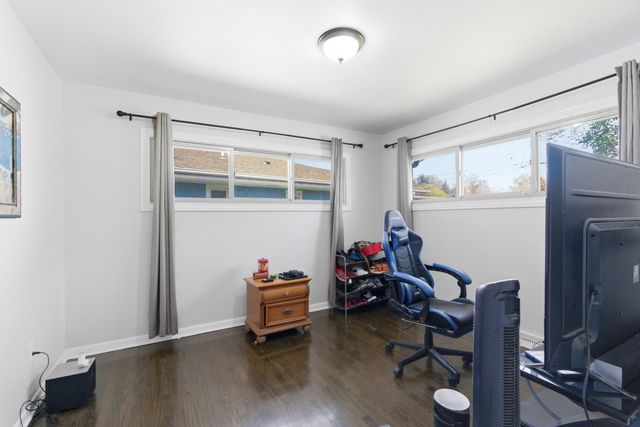 2833 Parkway Drive, Highland, IN 46322