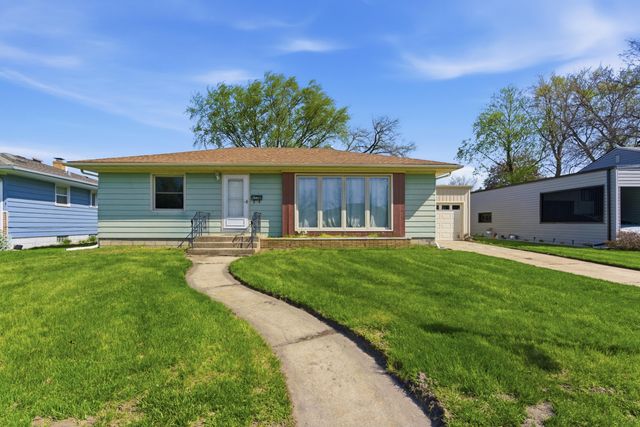 2833 Parkway Drive, Highland, IN 46322