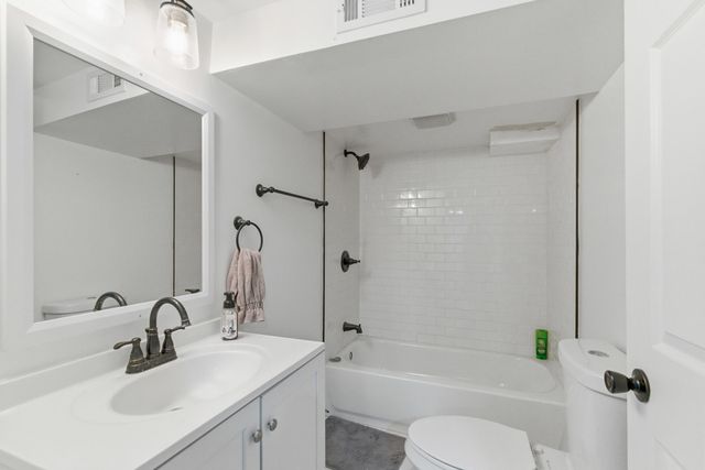 2833 Parkway Drive, Highland, IN 46322