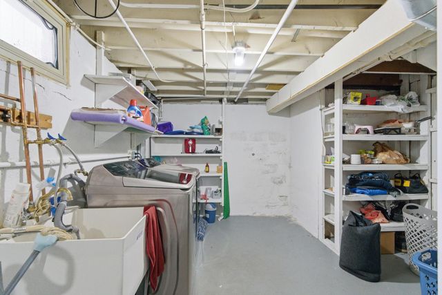 2833 Parkway Drive, Highland, IN 46322