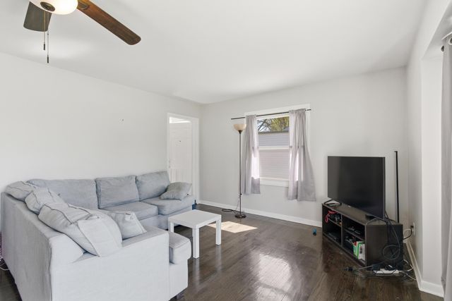 2833 Parkway Drive, Highland, IN 46322