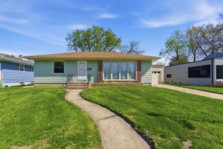 2833 Parkway Drive, Highland, IN 46322