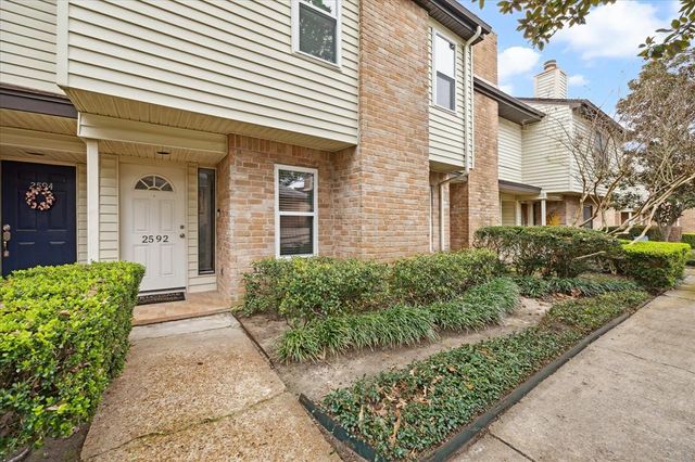 2592 Bering, Houston, TX 77057