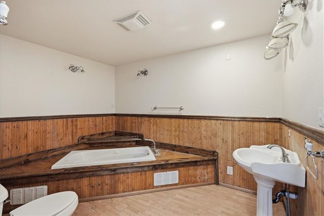 197 County Road 460, Alice, TX 78332