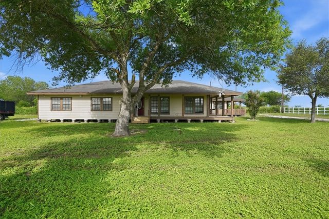 197 County Road 460, Alice, TX 78332