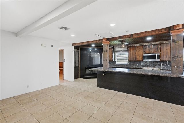 197 County Road 460, Alice, TX 78332