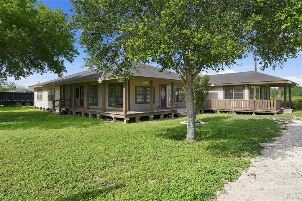 197 County Road 460, Alice, TX 78332
