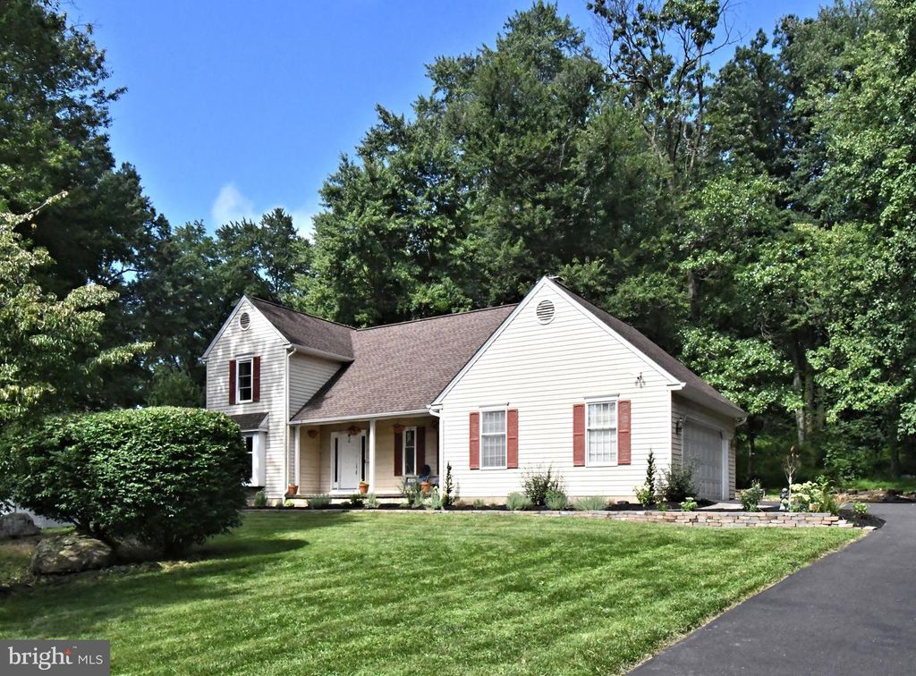 6 BOULDER DR, SELLERSVILLE, PA 18960 — exterior