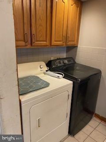 2253 COLLEGE AVE, Bensalem, PA 19020