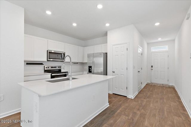 662 CELTIC Drive, Jacksonville, FL 32218