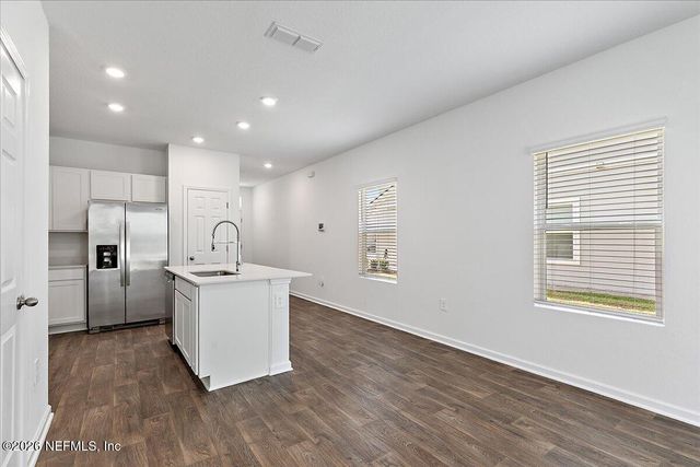 662 CELTIC Drive, Jacksonville, FL 32218