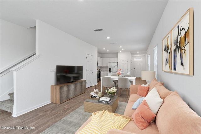 662 CELTIC Drive, Jacksonville, FL 32218