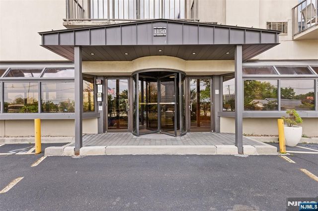 1150 River Road 4H, Edgewater, NJ 07020