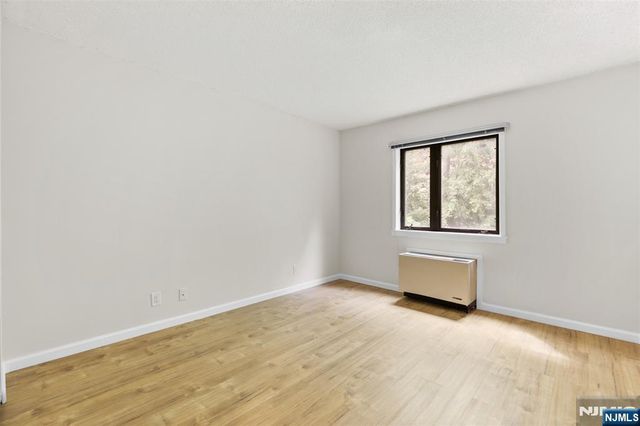 1150 River Road 4H, Edgewater, NJ 07020