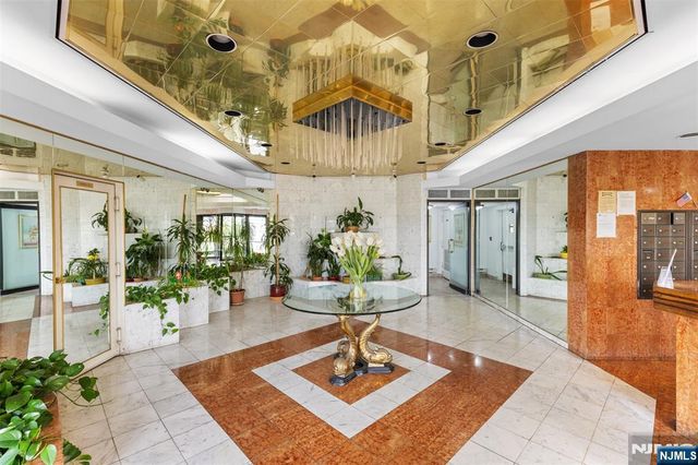 1150 River Road 4H, Edgewater, NJ 07020