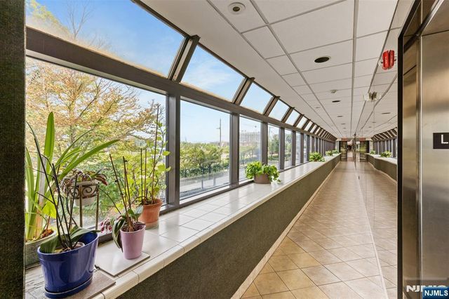 1150 River Road 4H, Edgewater, NJ 07020