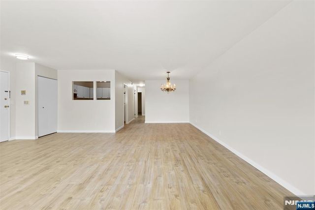 1150 River Road 4H, Edgewater, NJ 07020