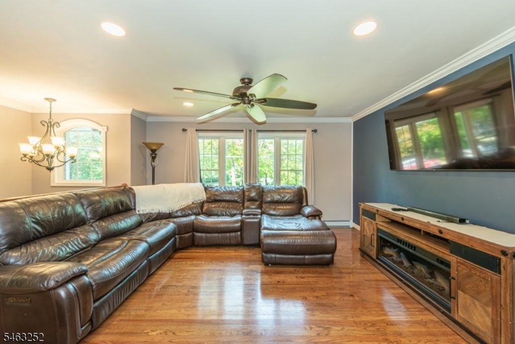 33 Lakeside Ave, Bloomingdale Boro, NJ 07403 — photo 4