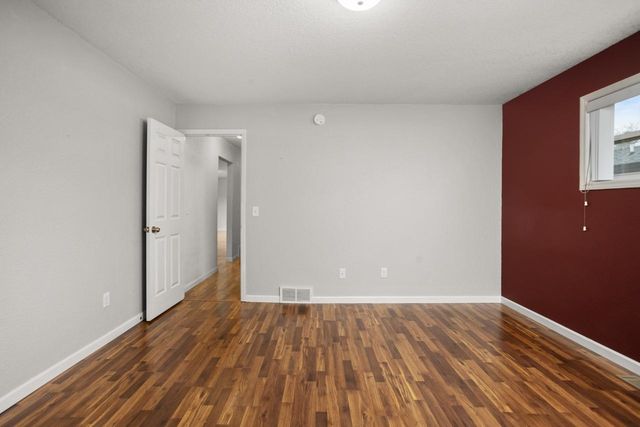 1105 6th Ave NW, Minot, ND 58703