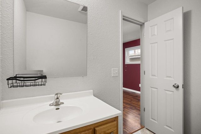 1105 6th Ave NW, Minot, ND 58703