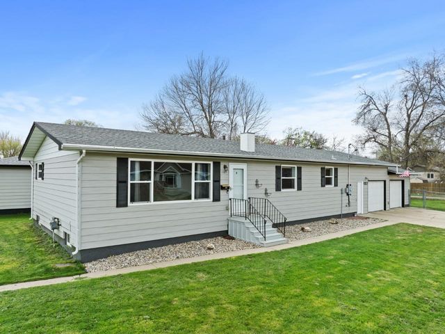 1105 6th Ave NW, Minot, ND 58703