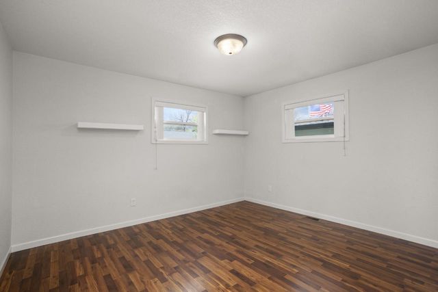 1105 6th Ave NW, Minot, ND 58703