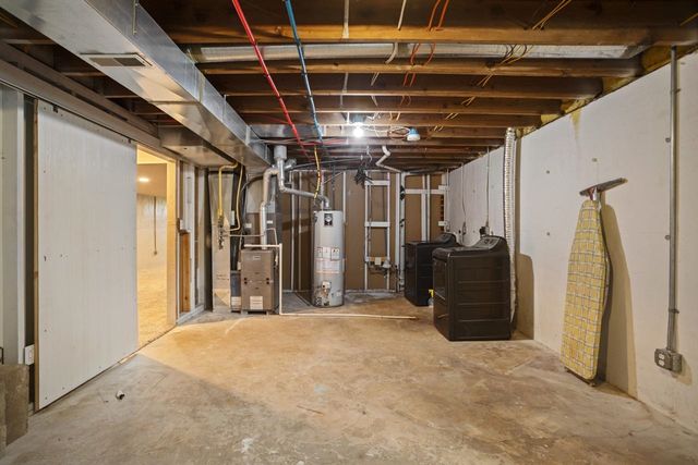 1105 6th Ave NW, Minot, ND 58703