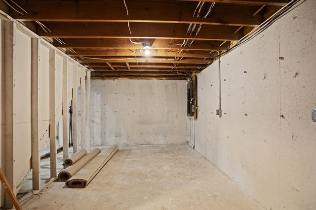 1105 6th Ave NW, Minot, ND 58703