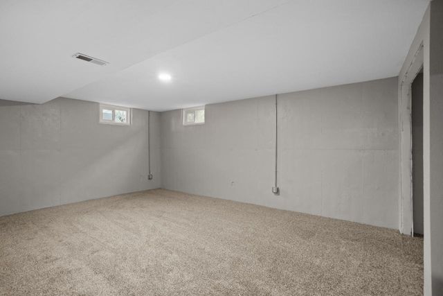 1105 6th Ave NW, Minot, ND 58703