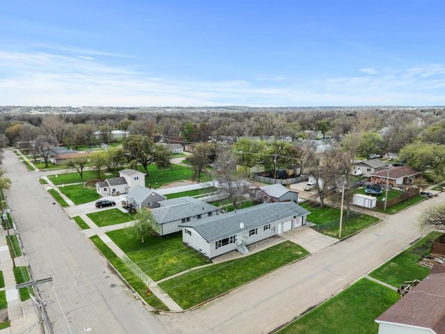 1105 6th Ave NW, Minot, ND 58703