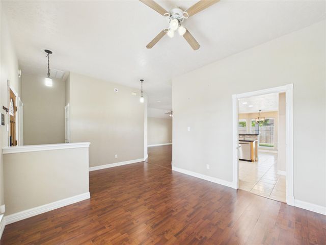 1105 Glencrest Drive, La Porte, TX 77571
