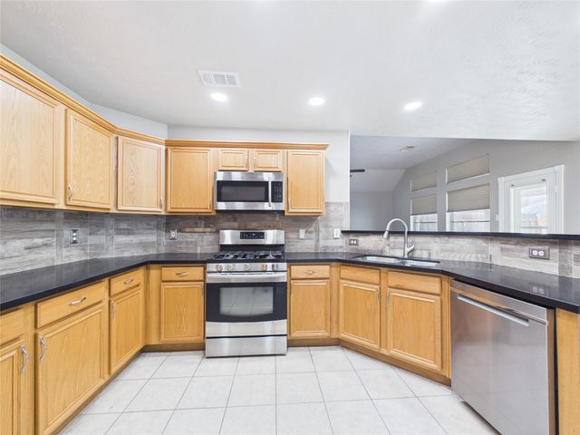 1105 Glencrest Drive, La Porte, TX 77571