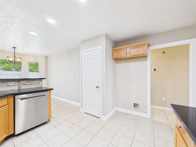 1105 Glencrest Drive, La Porte, TX 77571