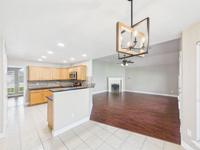 1105 Glencrest Drive, La Porte, TX 77571