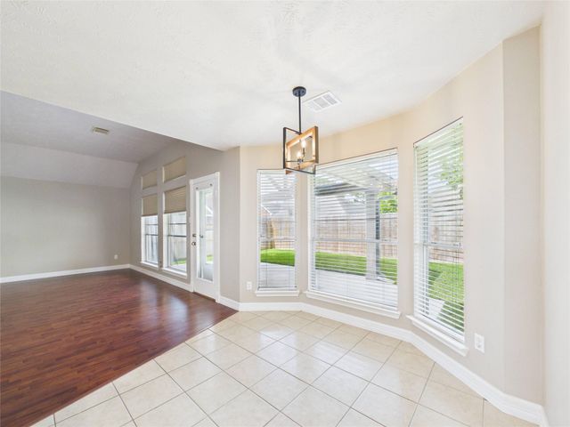 1105 Glencrest Drive, La Porte, TX 77571