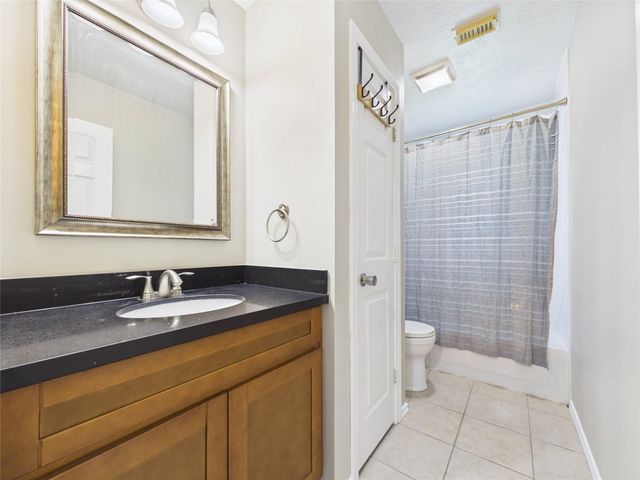 1105 Glencrest Drive, La Porte, TX 77571