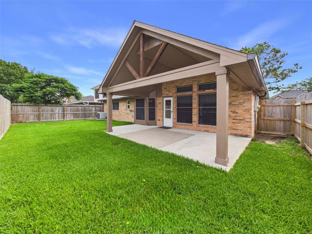 1105 Glencrest Drive, La Porte, TX 77571