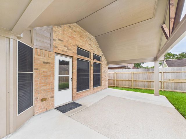 1105 Glencrest Drive, La Porte, TX 77571