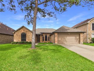 1105 Glencrest Drive, La Porte, TX 77571