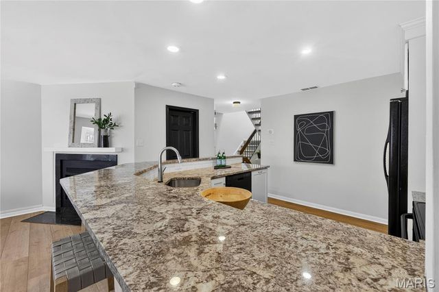 4436 Mcpherson Ave A, St Louis, MO 63108