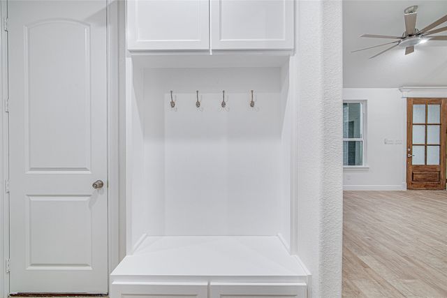 204 High Ridge Court, Godley, TX 76044