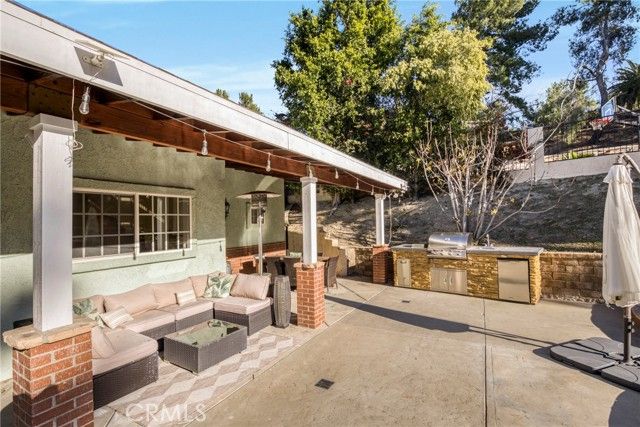 22158 Rayen, West Hills (los Angeles), CA 91304