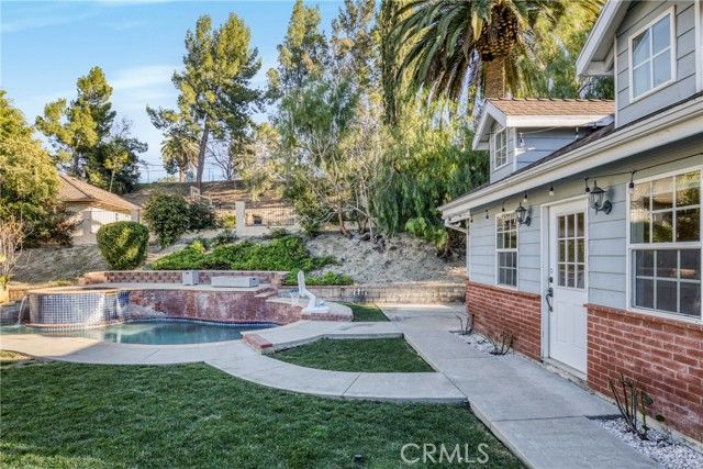 22158 Rayen, West Hills (los Angeles), CA 91304