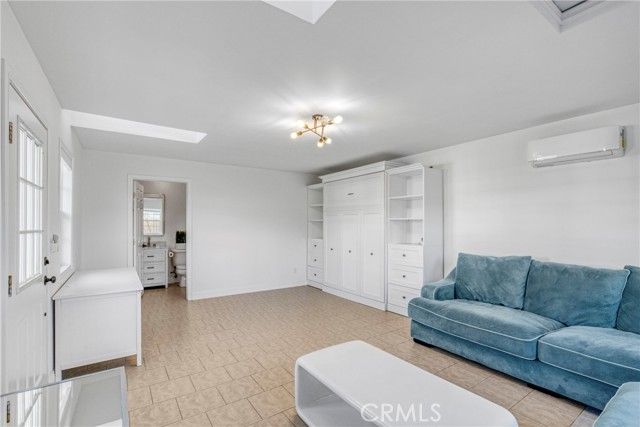 22158 Rayen, West Hills (los Angeles), CA 91304