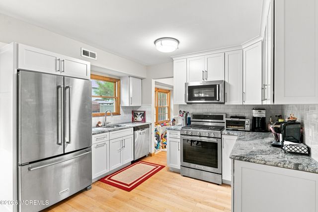 21 Gary Drive, Englishtown, NJ 07726